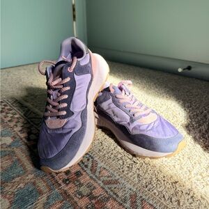 Hoff City Sneaker - Sz Women’s 9 🧡🎀